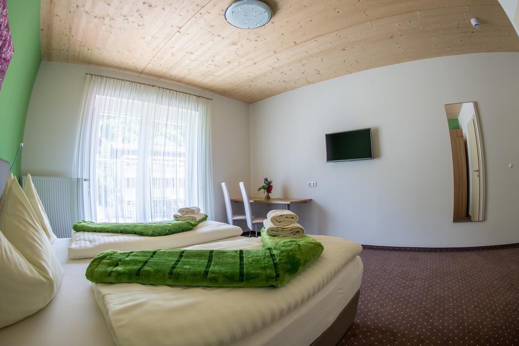 Gaestehaus Krappinger/Pizzeria Mamma Mia Ossiach Bilik gambar
