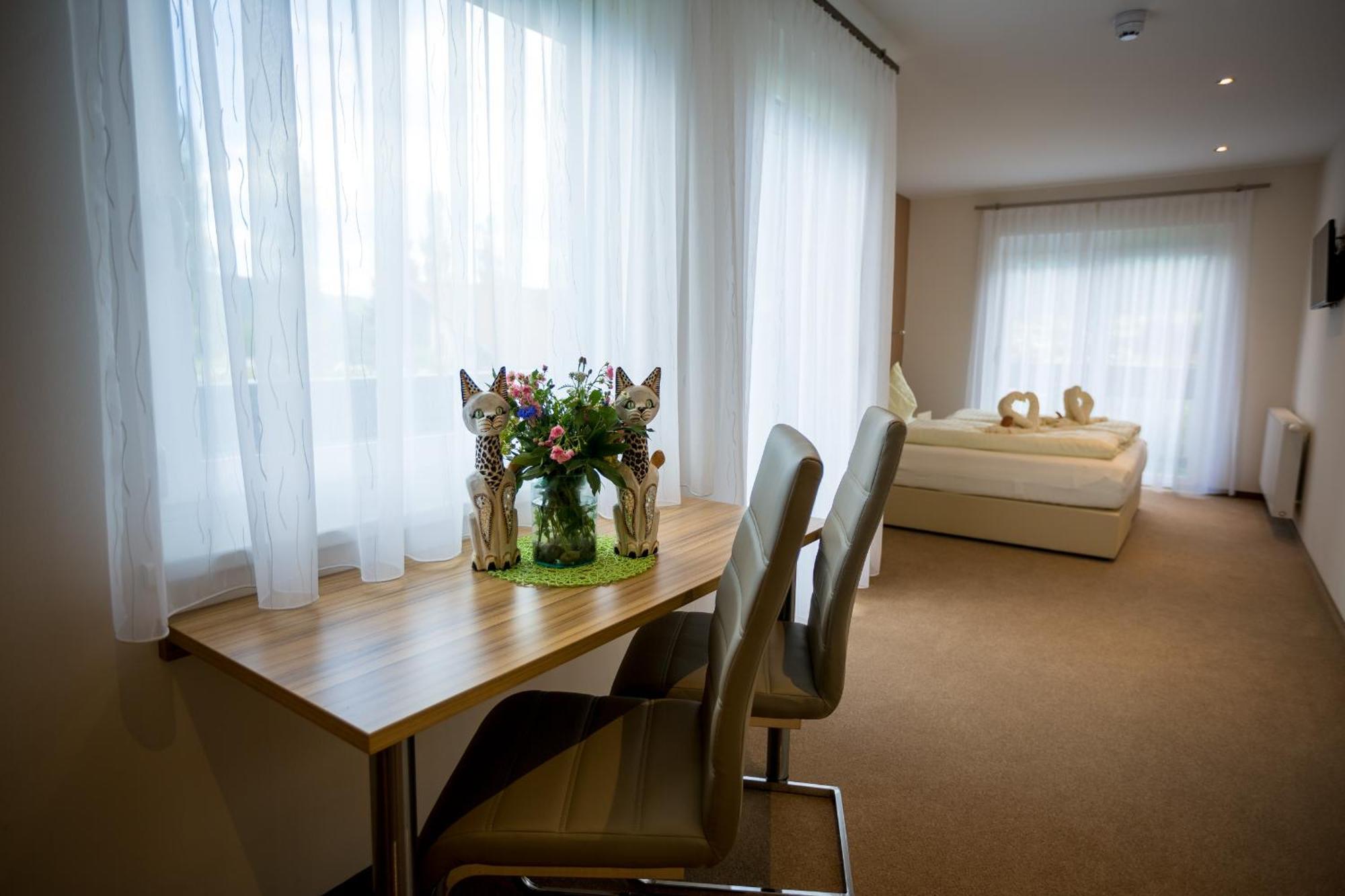 Gaestehaus Krappinger/Pizzeria Mamma Mia Ossiach Luaran gambar